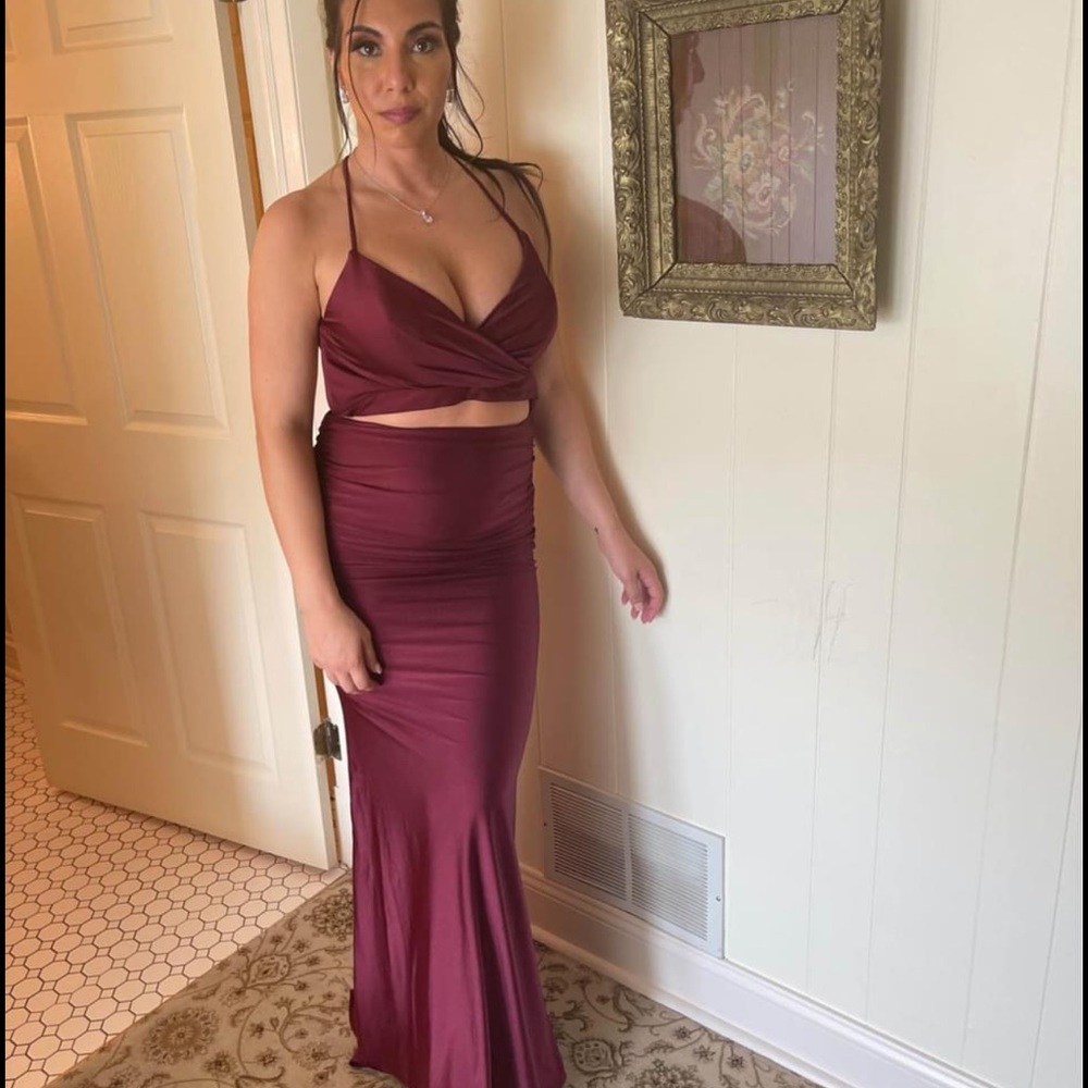 La Femme wine Sz 6 unaltered two piece Special occasion set